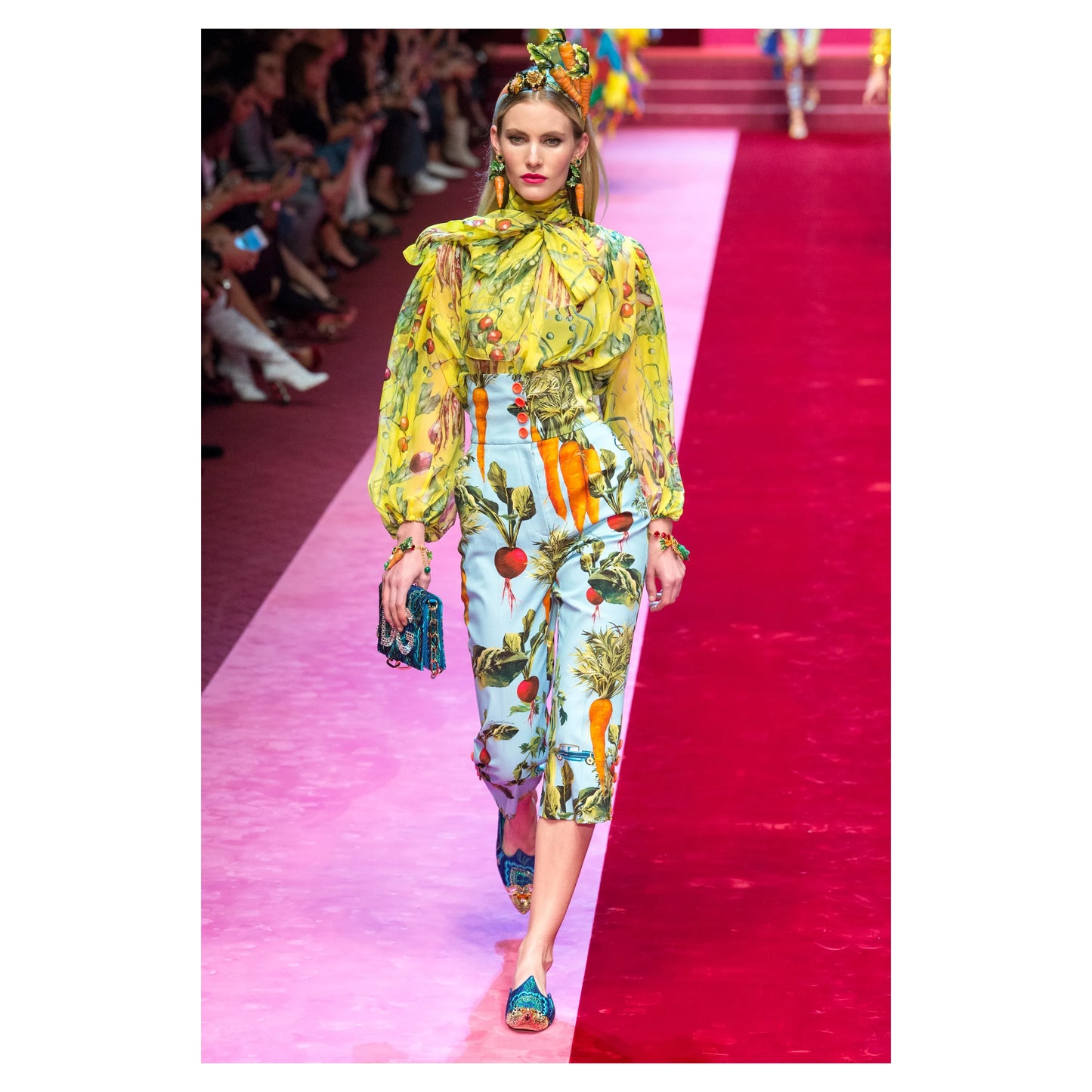 Icons \ Fifi Lapin Wears Dolce & Gabbana